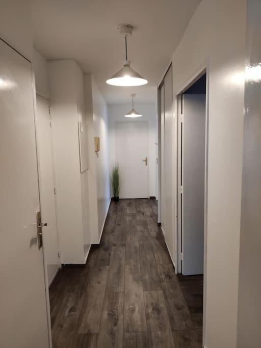 App 5 Pers, Parking, 3Mn Rer A, 40 Mn Du Centre De Paris, Cergy Le Haut Apartment Ngoại thất bức ảnh
