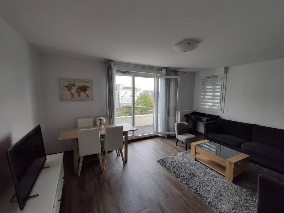 App 5 Pers, Parking, 3Mn Rer A, 40 Mn Du Centre De Paris, Cergy Le Haut Apartment Ngoại thất bức ảnh