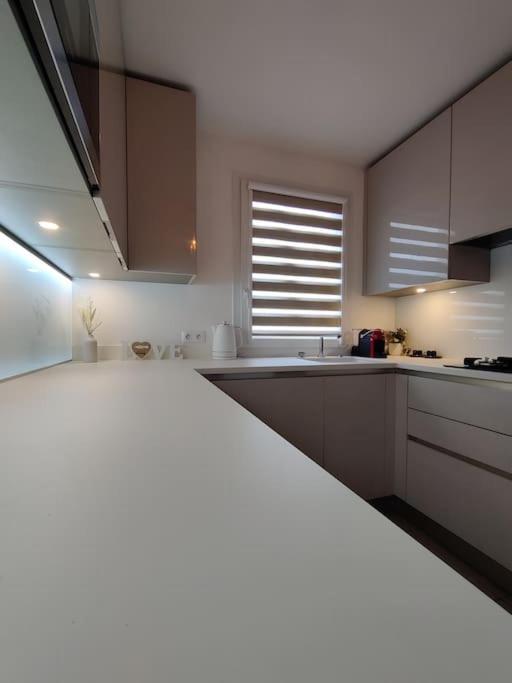App 5 Pers, Parking, 3Mn Rer A, 40 Mn Du Centre De Paris, Cergy Le Haut Apartment Ngoại thất bức ảnh