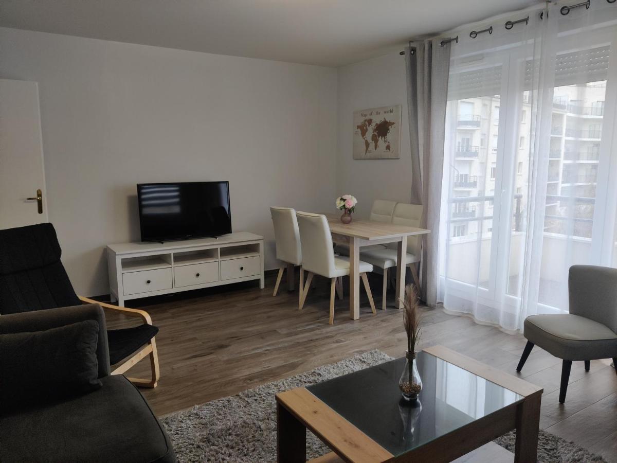 App 5 Pers, Parking, 3Mn Rer A, 40 Mn Du Centre De Paris, Cergy Le Haut Apartment Ngoại thất bức ảnh